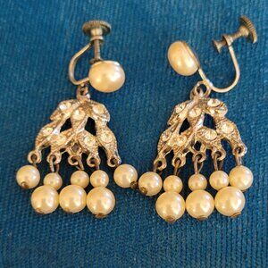 VTG Rhinestone and Faux Pearl Dangly Chandelier Screw Back Drop Earrings